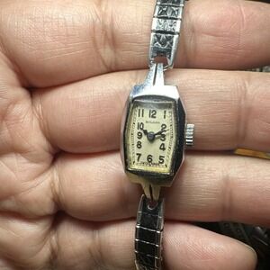 Working VTG Bolaro Swiss Made Ladies Art Deco Mechanical Watch Tonneau Case 14mm